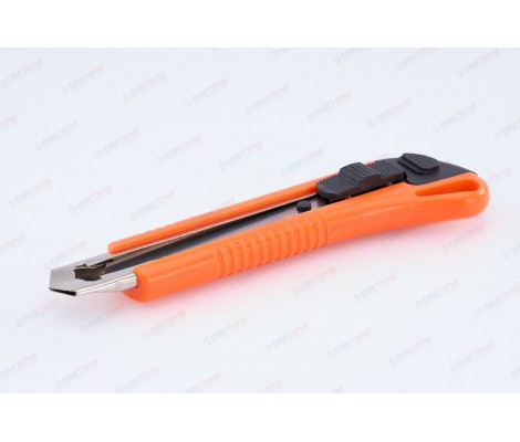 Нож 18 мм с выдвижным лезвием усиленный Santool Нож 18 мм с выдвижным лезвием усиленный Santool